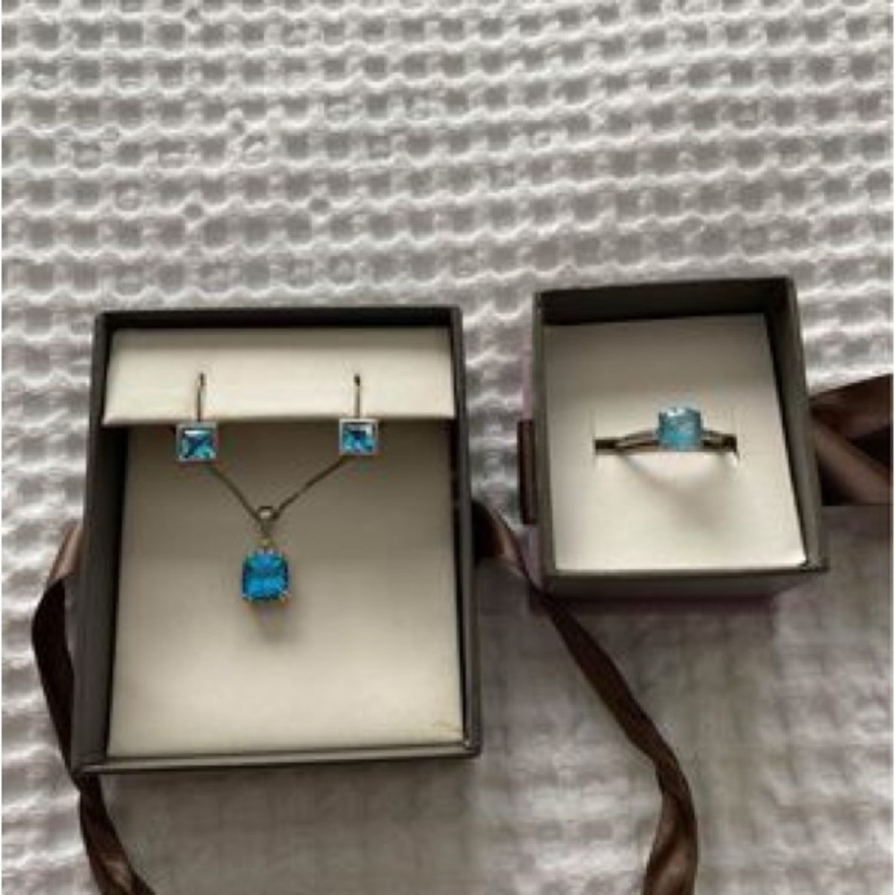 Brand new Michael Hill set